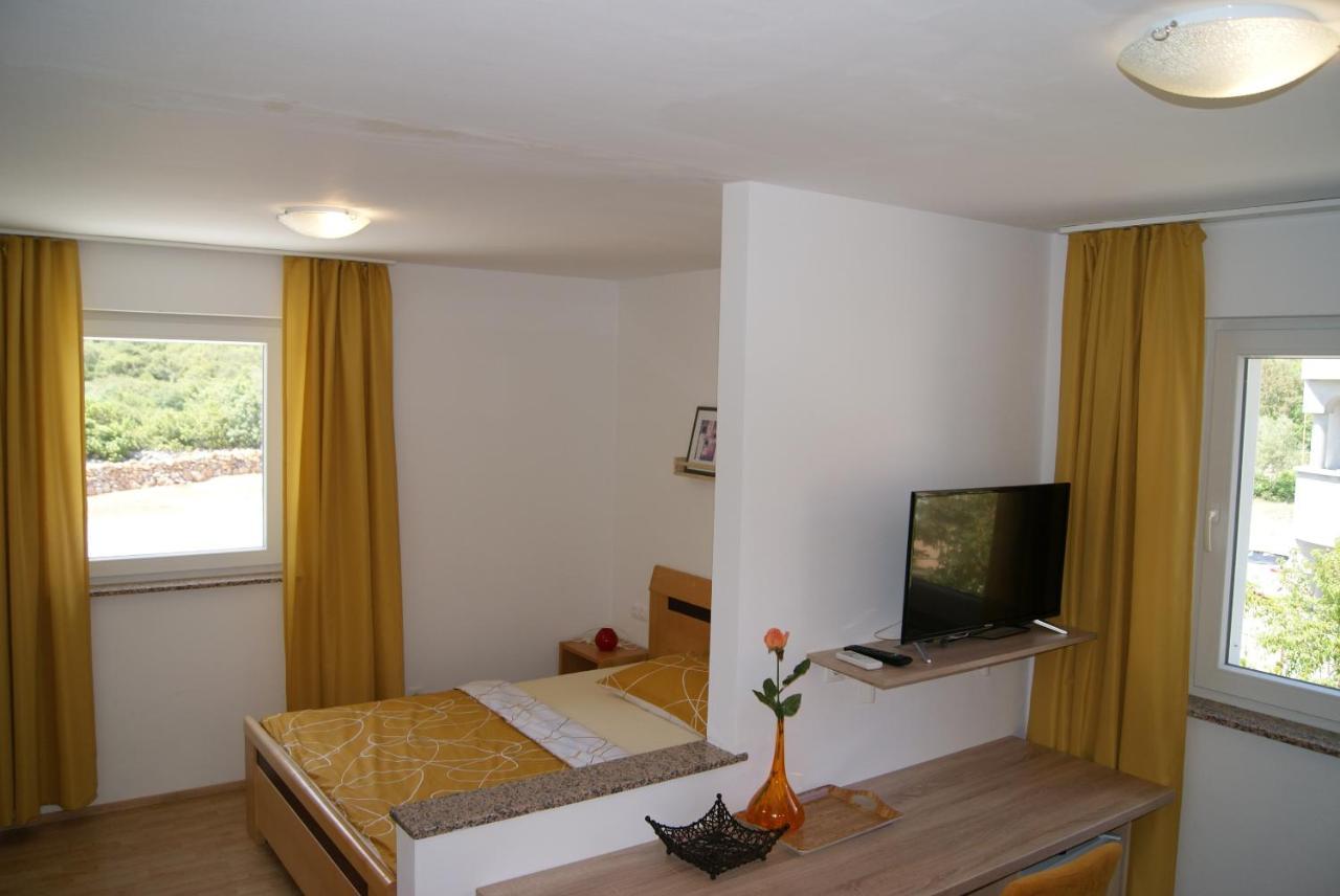 Rooms Magdalena Krk Крк Екстер'єр фото